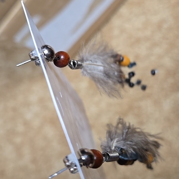 Vintage Feather and Bead Dangle Earrings - Picture 12 of 17